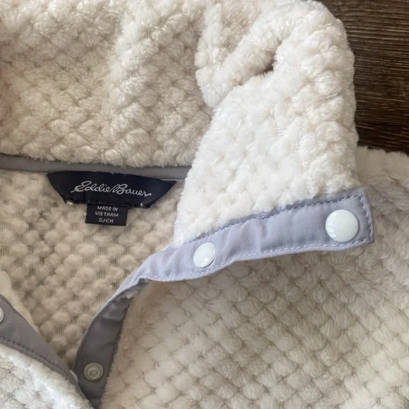 Eddie Bauer Ivory Sherpa Fleece 3/4 Zip - Picture 2 of 3